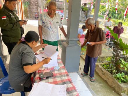 PEMBAGIAN BLT DD DESA KEDIS BULAN AGUSTUS 2024